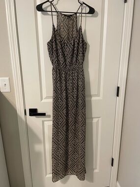 Forever 21 Black and Cream Printed Maxi Dress